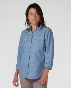 Stio Women's Ashton Chambray Shirt - Past Season -Stio Sales Shop W Ashton Chambray Shirt Light Chambray 1 5debd71c e74c 4b0a 9c99 a6e7c11aeaed