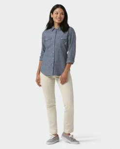 Stio Women's Ashton Chambray Shirt -Stio Sales Shop W Ashton Chambray Shirt Medium Chambray 4 faf772d2 d6d5 4231 8251 4d56ae6fc739