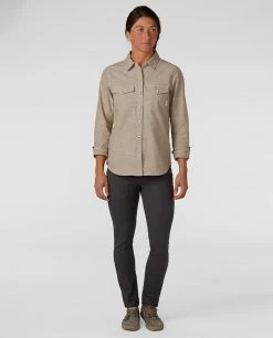 Stio Women's Ashton Chambray Shirt - Past Season -Stio Sales Shop W Ashton Chambray Shirt Rodeo Dust 3 87dd338f 08a7 4cdb 94f8 fb56321f8ce6